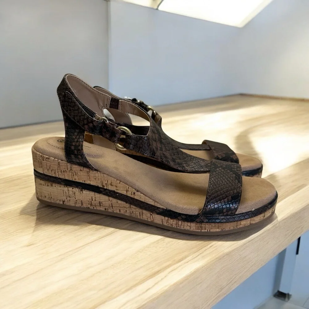 Gianni Bernini Terril Wedge Sandals Women 10M Brown Snakeskin Strappy Cork Heels